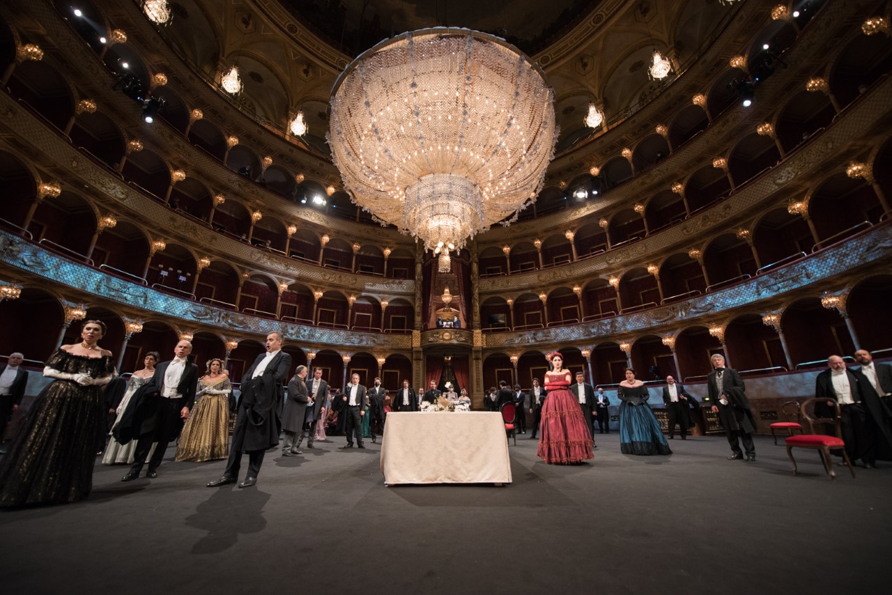 La “Traviata” dell’Opera di Roma, con le coreografie di Michela Lucenti
