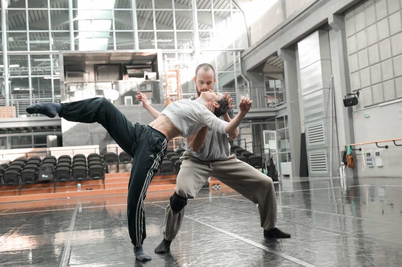 In Fonderia a Reggio Emilia le prove delle nuove creazioni di Aterballetto