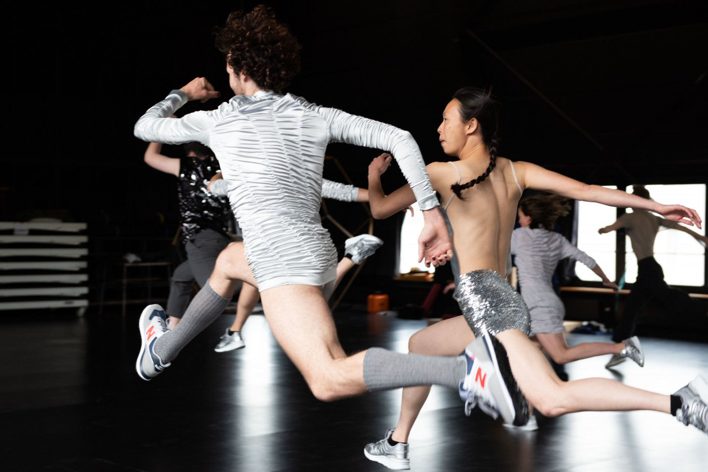 De Keersmaeker crosses through the times at the Galerie du Temps