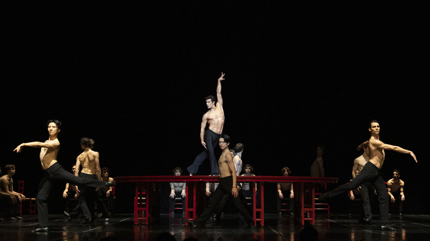 Roberto Bolle con il Ballet Béjart agli Arcimboldi