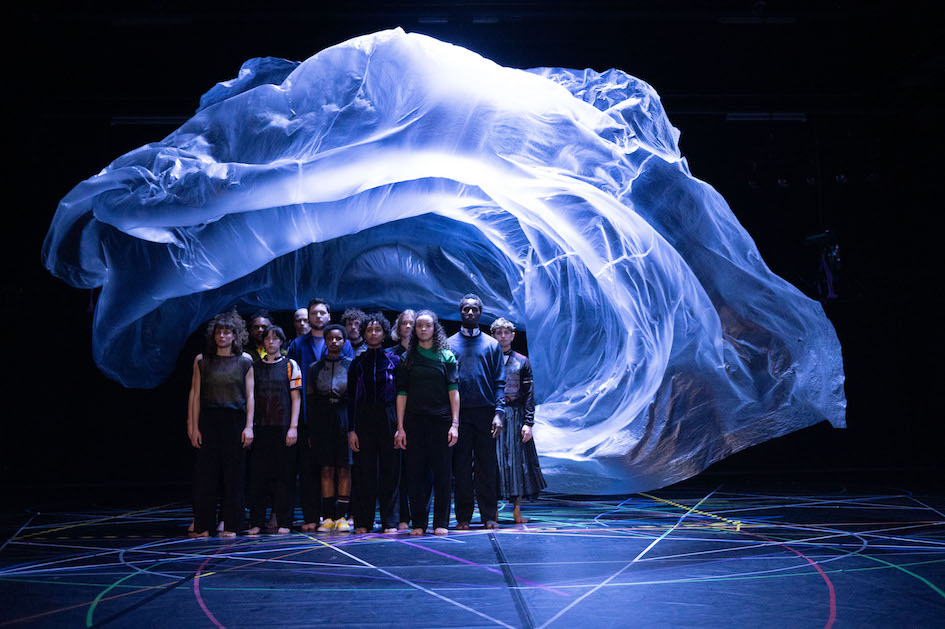 Vagare nel tempo e nello spazio: azione di resistenza ai tempi moderni secondo De Keersmaeker