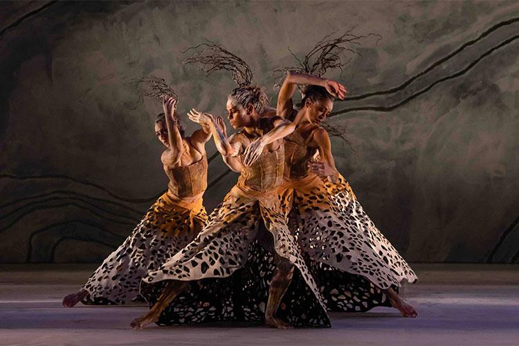 I Leoni d&rsquo;oro e d&rsquo;argento a Bangarra Dance Theatre e Mamela Myamza