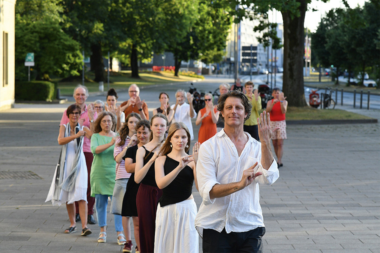 &ldquo;Tanz mit uns die Nelken Line&rdquo; (Dance the Nelken Line with Us)