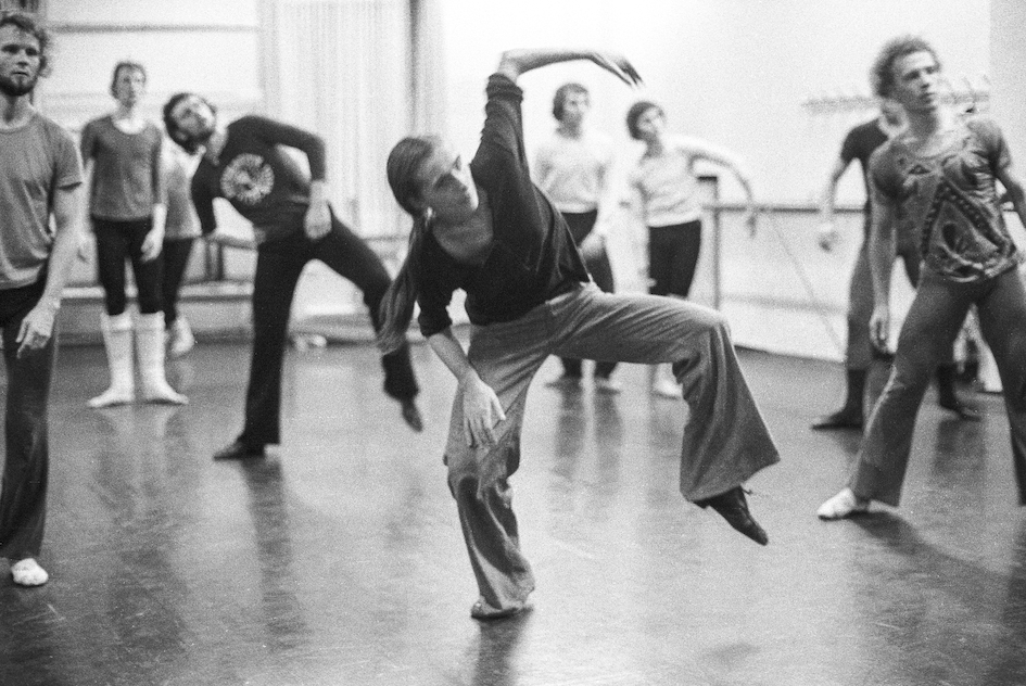 Alla Scala "Le Sacre du Printemps":  una mostra al Ridotto Toscanini e la giusta Eletta nel rispetto della coreografia