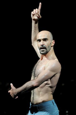 Emio Greco: "Il corpo del danzatore non può che essere etico e sociale"