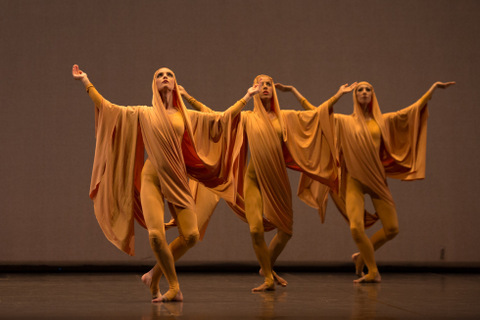 La Martha Graham Dance Company e il Corpo di ballo del Massimo di Palermo, insieme in scena.